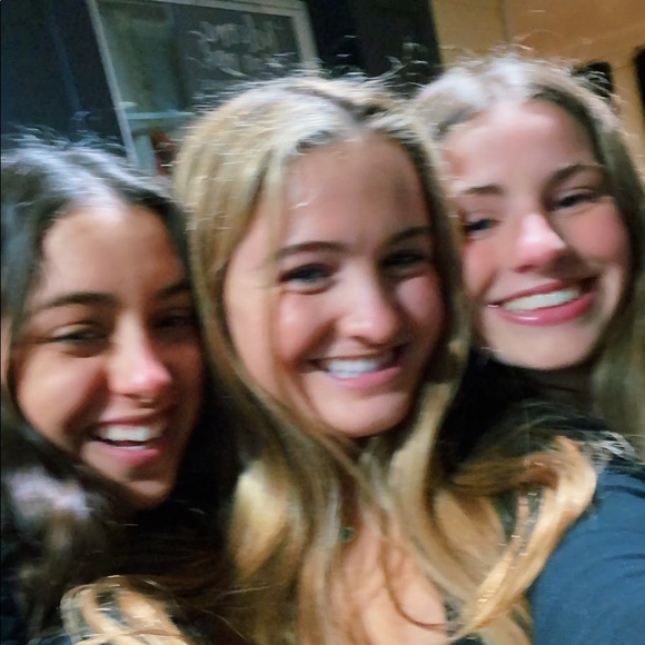 Meet your Posher, Lauren - Picture 1 of 1